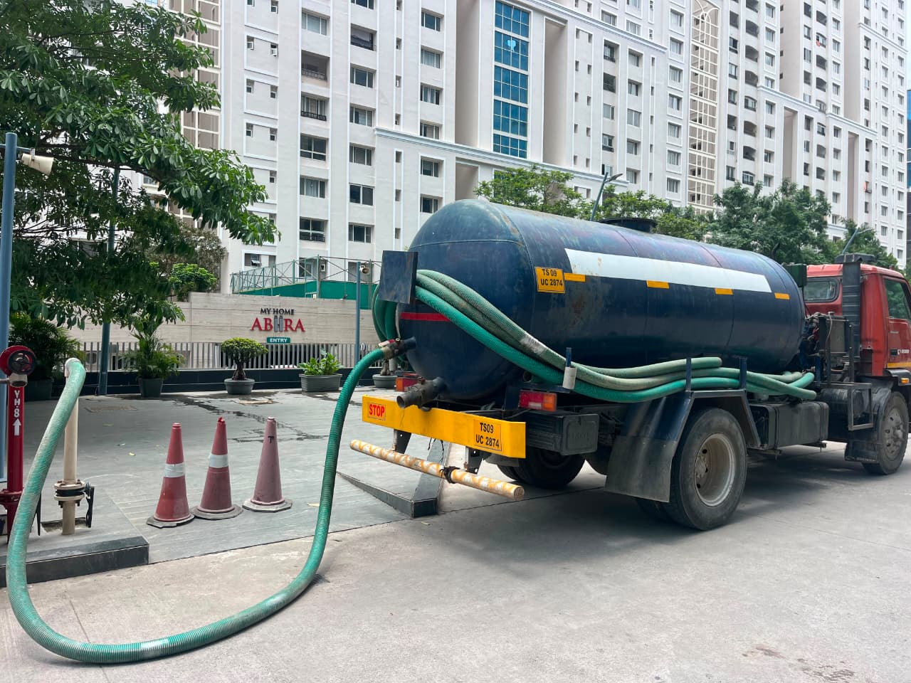 Apartments septic tank cleaning
